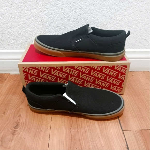 Vans - Picture 4 of 4